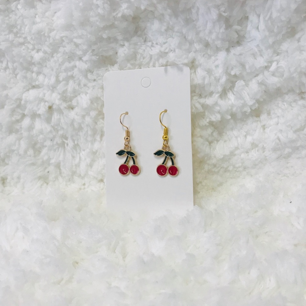 🎉 Dangly Cherry Earrings • Spring’s Jewelry